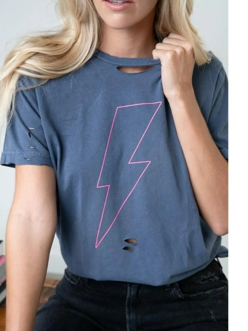 LULUSIMONSTUDIO - PINK LIGHTNING BOLT DESTRUCTED TEE (Medium) - Pigment Navy